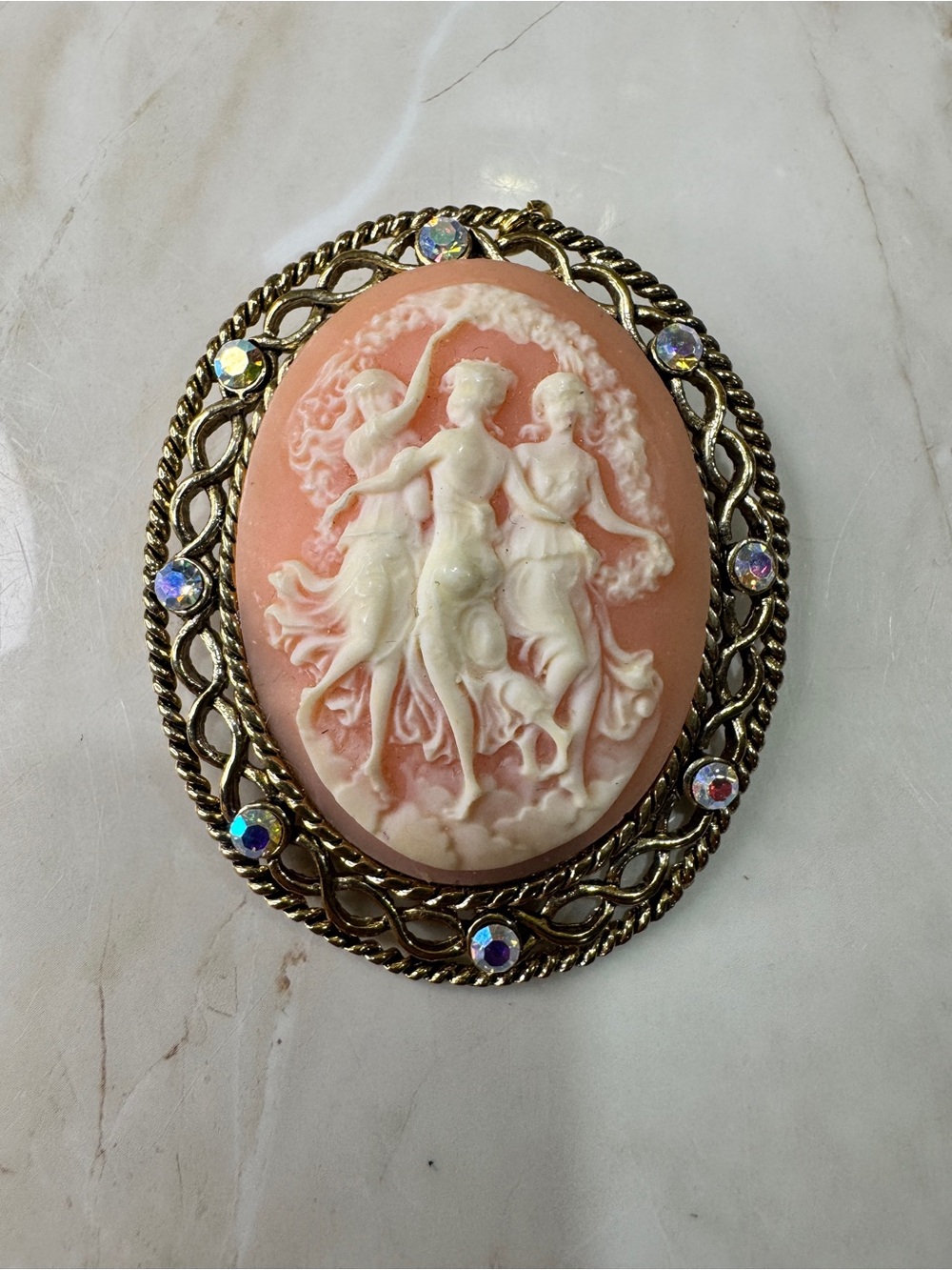 Vintage Pink Cameo 3 sisters Brooch with Gold-Tone Frame